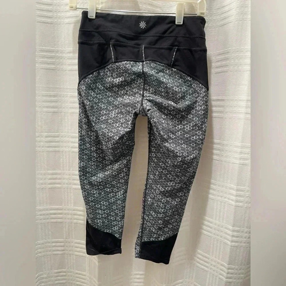 Athleta Capri leggings - Picture 2 of 9